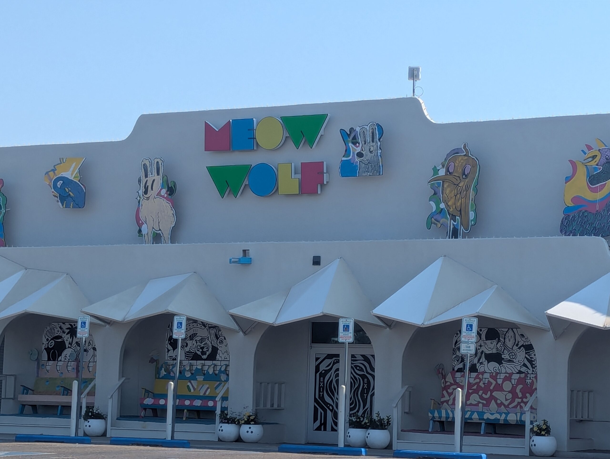 Meowwolf building in Sante Fe, NM